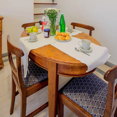 Konukevi Maison Monte Giordano